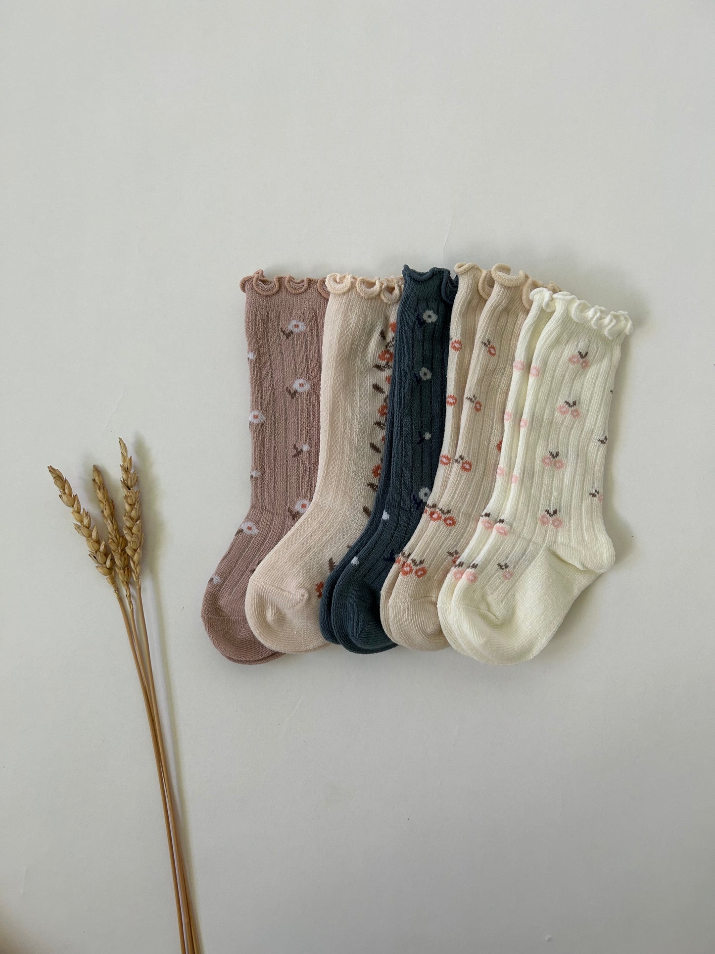 Floral Ribbed Crew Socks